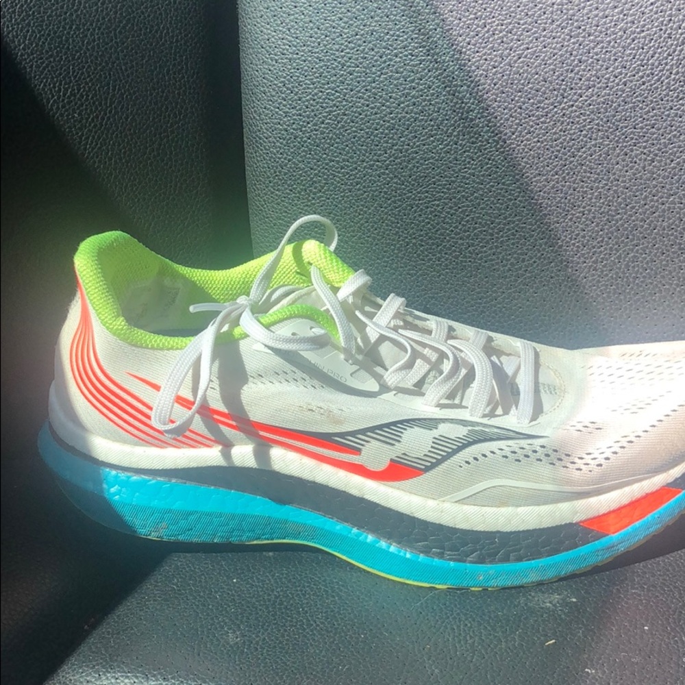 Endorphin Pro running shoes size 9.5 men
